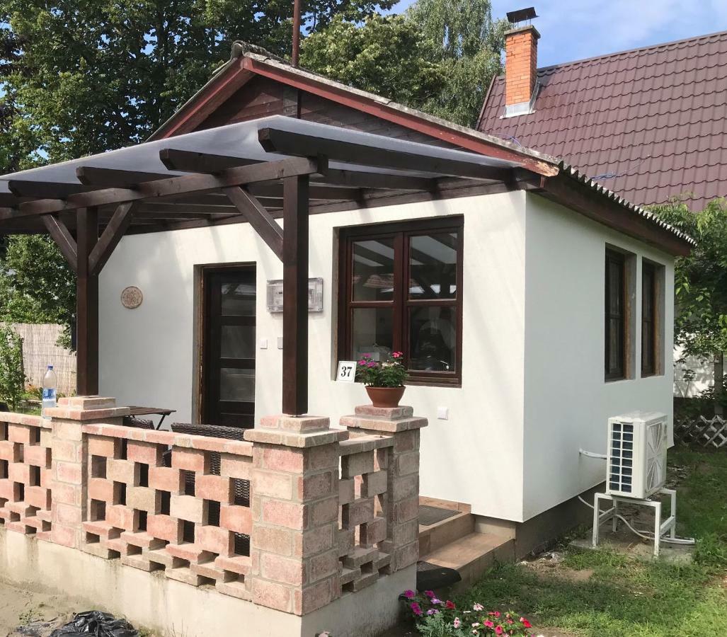 Aranypart Apartmanhazak Tiszakecske Exterior photo